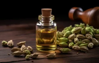 cardamom-essential-oil 1-500x500